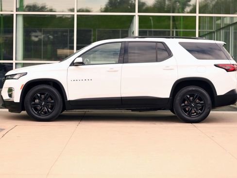 Used 2022 Chevrolet Traverse LT w/ Midnight/Sport Edition AWD/4WD image 5