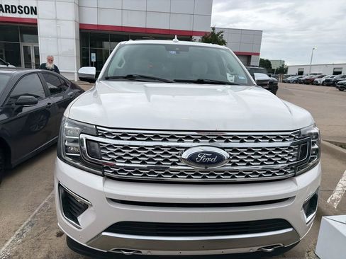 Used 2019 Ford Expedition Platinum AWD/4WD image 2