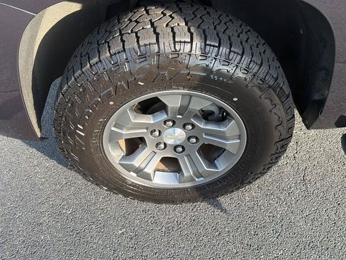 Used 2018 Chevrolet Tahoe LT w/ Off-Road Package AWD/4WD image 39