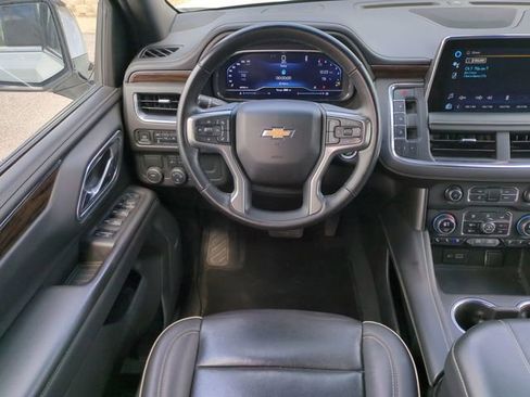 Used 2023 Chevrolet Suburban Premier image 19