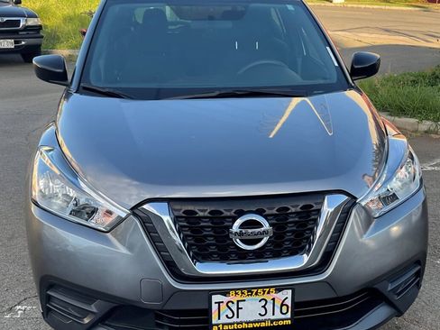 Used 2018 Nissan Kicks S image 7