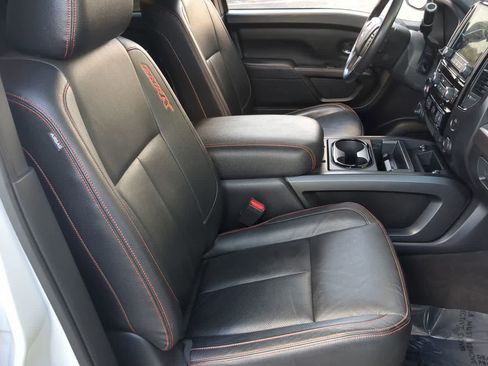 Used 2020 Nissan Titan PRO-4X w/ Pro-4x Convenience Package image 24