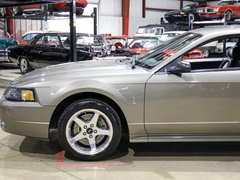 Used 2001 Ford Mustang Cobra image 3