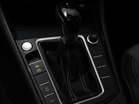 Used 2025 Volkswagen Jetta SE w/ Sunroof Package FWD image 11