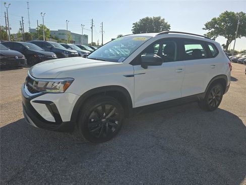 Used 2022 Volkswagen Taos S w/ IQ Drive S Package FWD image 5