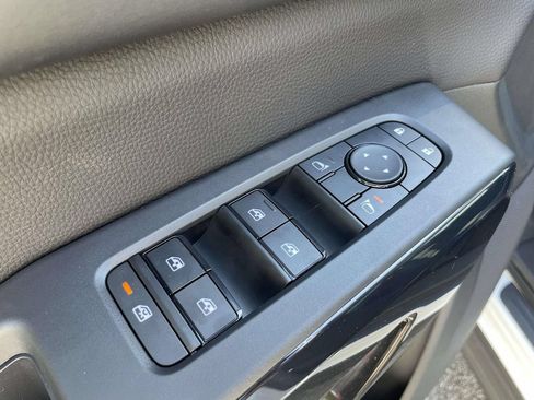 New 2026 Nissan Pathfinder SV FWD image 13