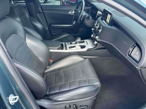 Used 2022 Kia Stinger GT2 image 11