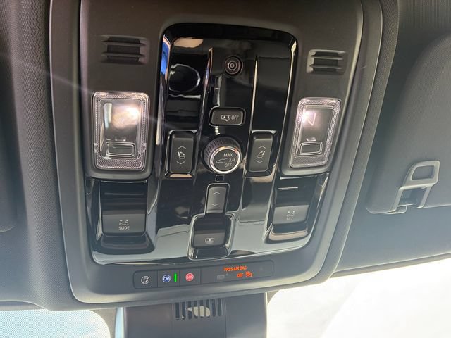 New 2026 Chevrolet Tahoe High Country w/ Sun And Tow Package AWD/4WD image 31