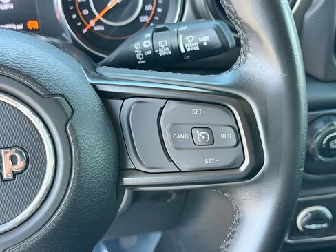 Used 2018 Jeep Wrangler Unlimited Sport S AWD/4WD image 21