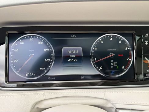 Used 2017 Mercedes-Benz S 550 Sedan image 7