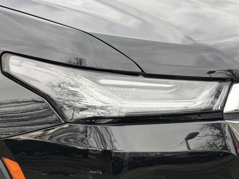 Used 2022 Chevrolet Traverse LT w/ LPO, Floor Liner Package image 5