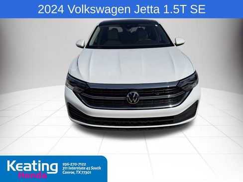 Used 2024 Volkswagen Jetta SE w/ Panoramic Sunroof Package image 2