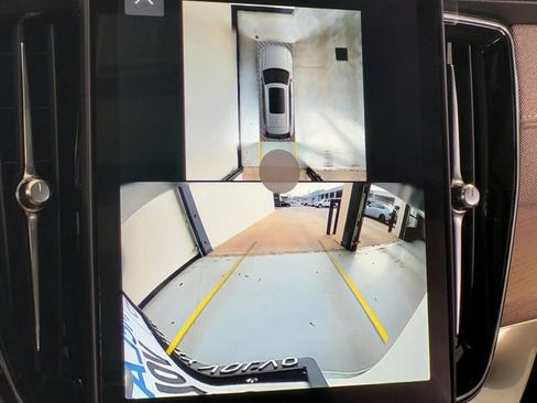 New 2026 Volvo XC90 B5 Plus w/ Protection Package Premier image 16