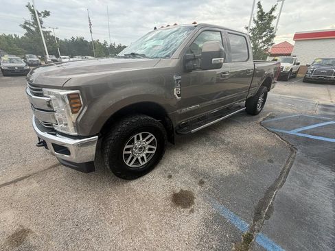 Used 2019 Ford F250 Lariat AWD/4WD image 3
