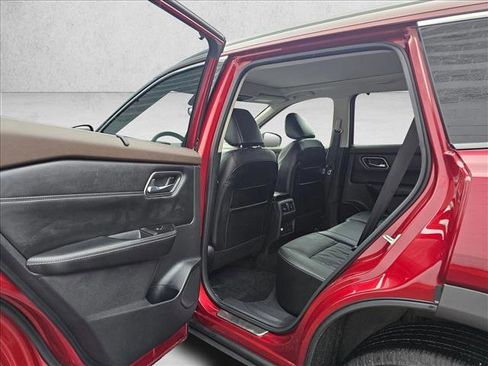 Used 2023 Nissan Rogue Platinum w/ Platinum Premium Package image 14