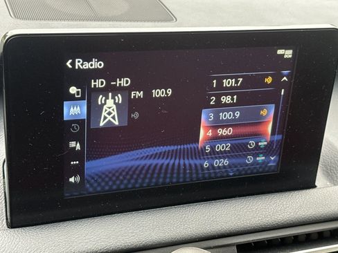 Used 2022 Lexus IS 300 image 17