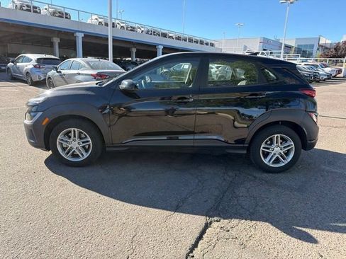 Used 2022 Hyundai Kona SE w/ Cargo Package AWD/4WD image 2