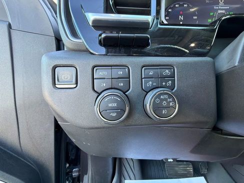 Certified 2022 Chevrolet Silverado 1500 LTZ AWD/4WD image 22