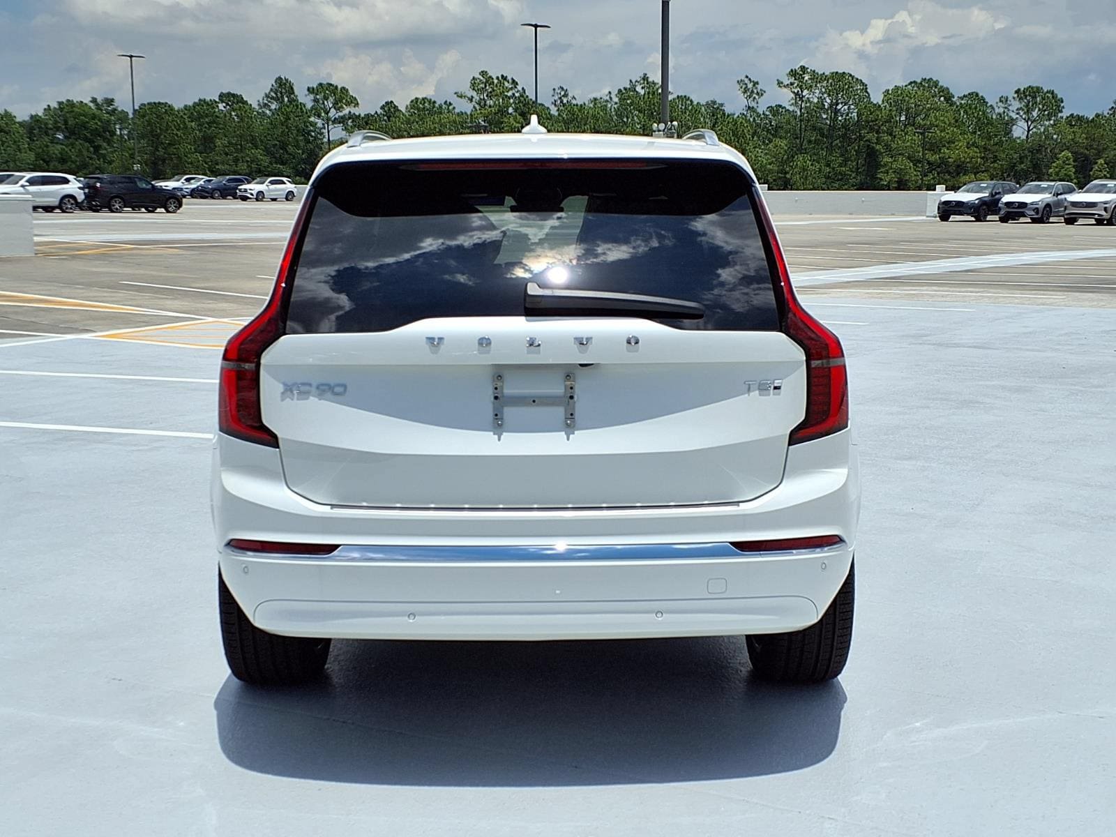 New 2026 Volvo XC90 T8 Plus w/ Protection Package Premier AWD/4WD image 6