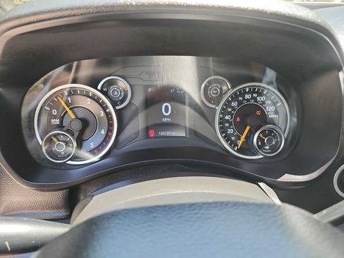 Used 2022 RAM 2500 Tradesman w/ Chrome Appearance Group RWD image 22