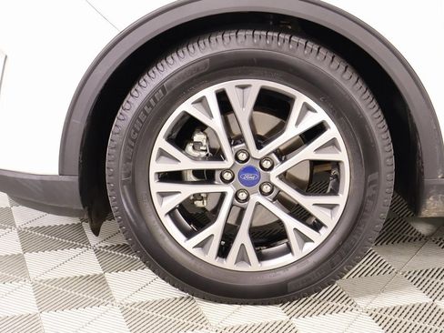 Used 2020 Ford Escape SEL image 17