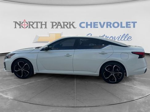 Used 2023 Nissan Altima 2.5 SR FWD image 8