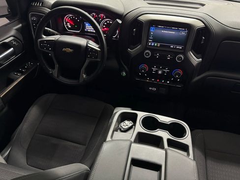 Used 2021 Chevrolet Silverado 1500 LT image 24