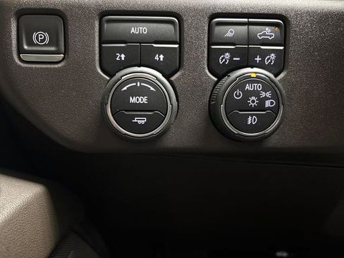 Used 2022 Chevrolet Silverado 1500 LTZ w/ LTZ Premium Package image 71