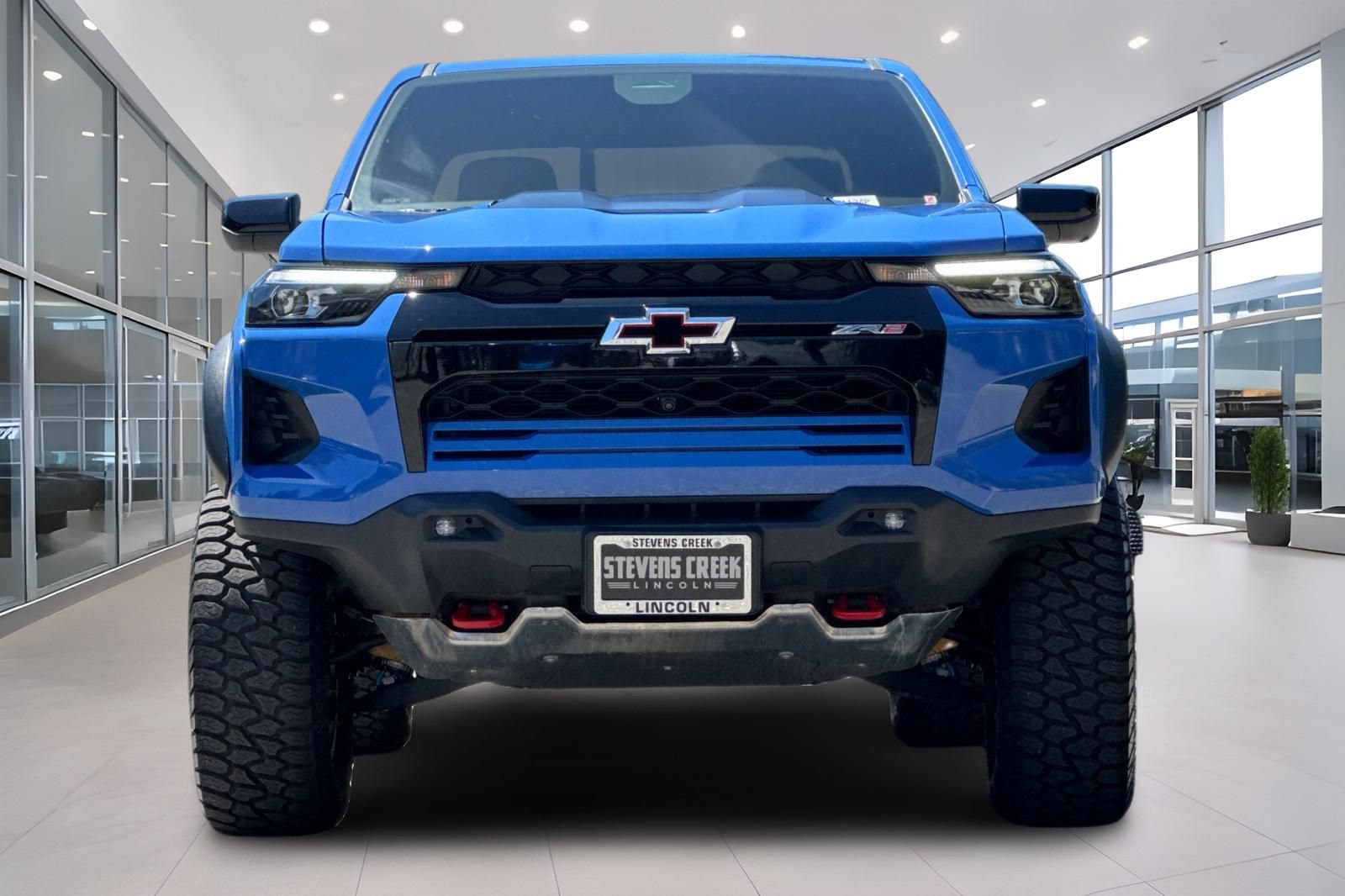 Used 2025 Chevrolet Colorado ZR2 w/ Technology Package AWD/4WD image 9