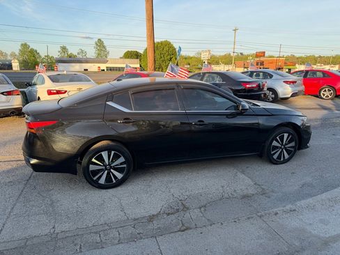 Used 2019 Nissan Altima 2.5 SV image 4