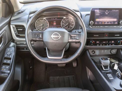 Used 2025 Nissan Rogue SV AWD/4WD image 12