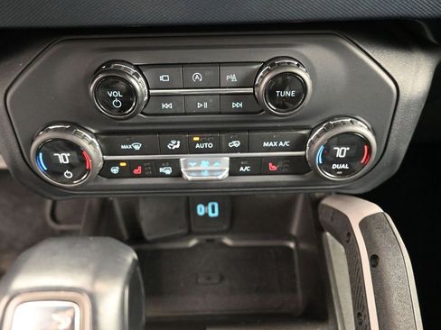 Used 2023 Ford Bronco Outer Banks image 9