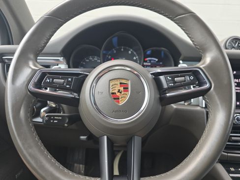 Certified 2022 Porsche Macan AWD/4WD image 25