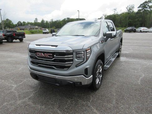 New 2025 GMC Sierra 1500 SLT image 2