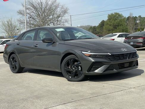 New 2026 Hyundai Elantra SEL Sport FWD image 1