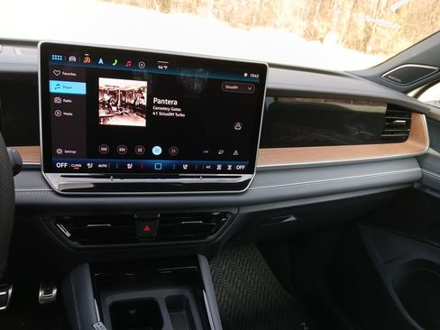 New 2026 Volkswagen Tiguan SEL R-Line image 17