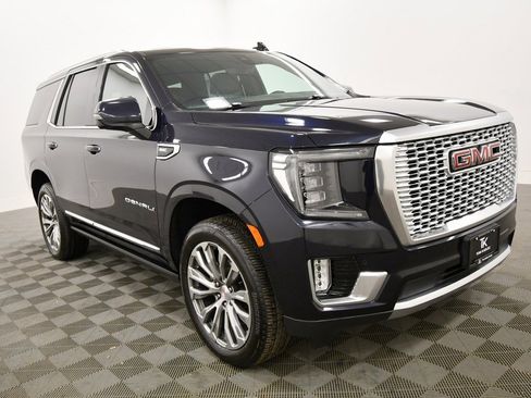 Used 2021 GMC Yukon Denali w/ Denali Premium Package image 10