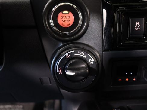 Used 2023 Nissan Titan PRO-4X w/ Pro-4x Convenience Package image 8