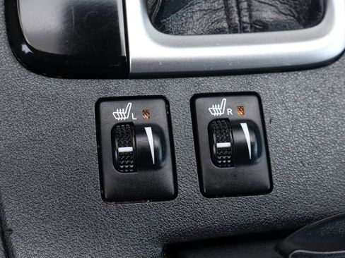 Used 2019 Toyota Highlander XLE FWD image 38
