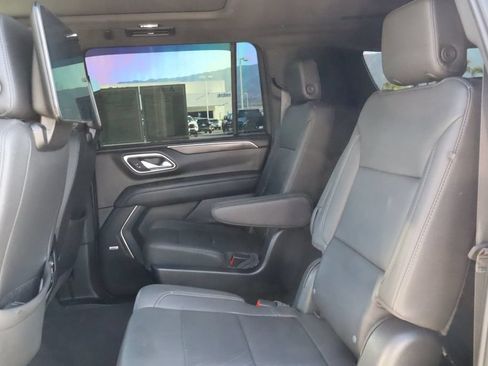 Used 2024 Chevrolet Suburban Z71 w/ Luxury Package AWD/4WD image 36