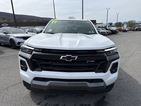 Used 2025 Chevrolet Colorado Z71 image 9