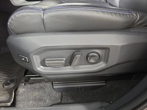 Used 2024 Toyota Tundra Platinum AWD/4WD image 18