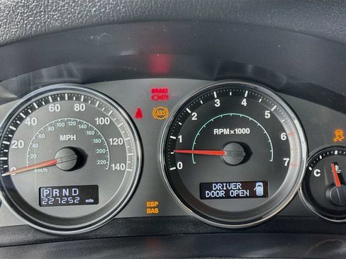 Used 2010 Jeep Grand Cherokee Laredo AWD/4WD image 15