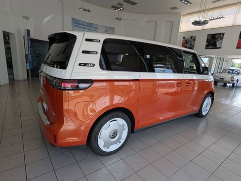 New 2025 Volkswagen ID. Buzz 1st Edition image 5