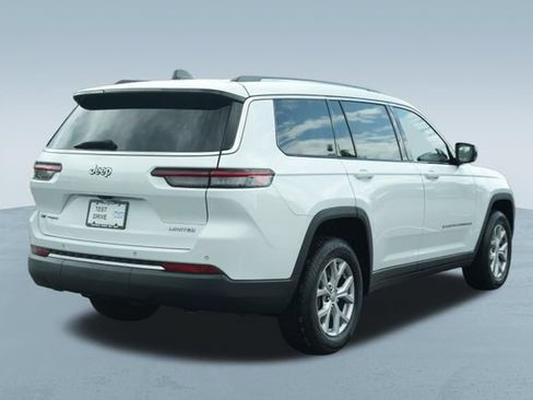 Used 2022 Jeep Grand Cherokee L Limited AWD/4WD image 9