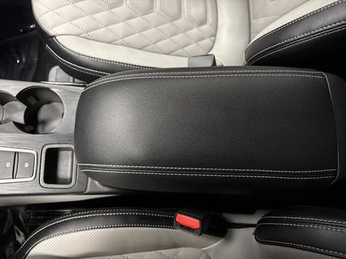 Used 2023 Ford Escape SE w/ PHEV Premium Package image 21