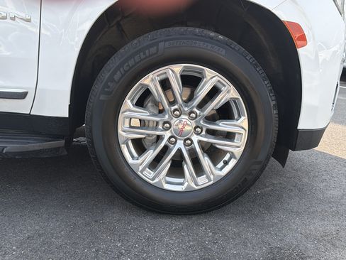 Used 2021 GMC Yukon SLT AWD/4WD image 13