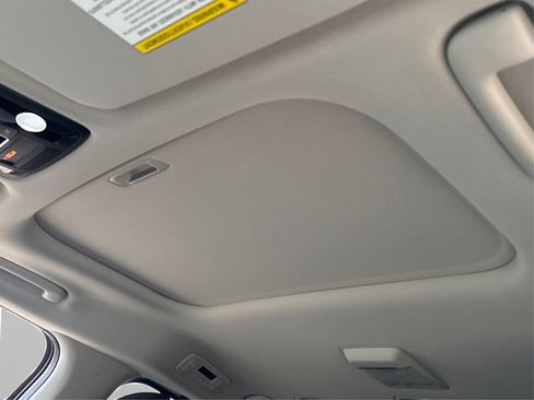 Used 2023 Kia Carnival SX Prestige FWD image 21