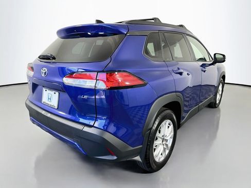Used 2025 Toyota Corolla Cross LE FWD image 5