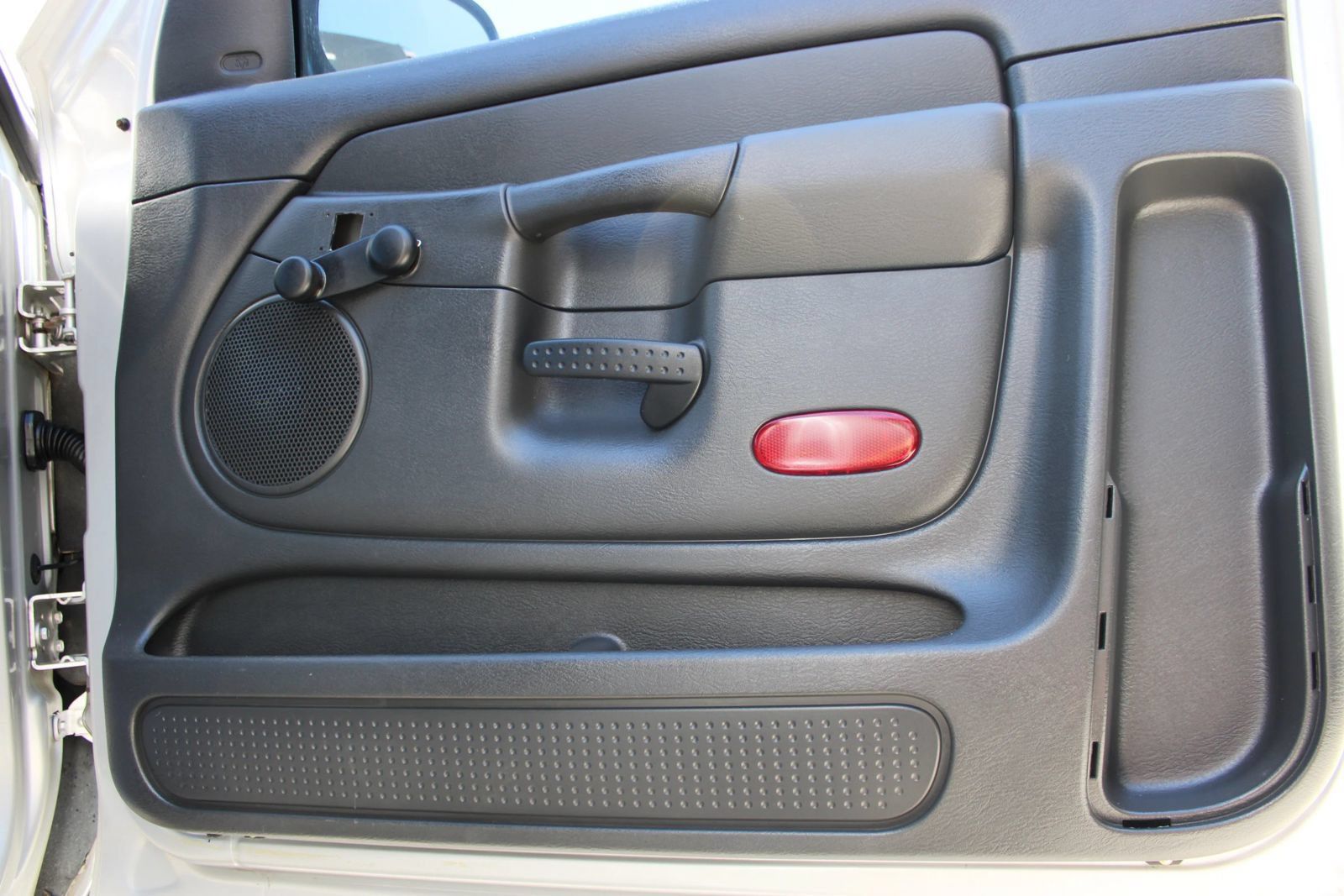 Used 2004 Dodge Ram 1500 Truck ST RWD image 9